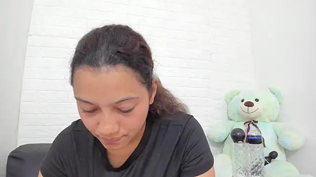 nathally roses online show from 04/21/26, 08:59