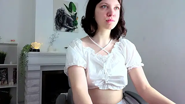 Baby Evalena online show from 02/17/26, 05:16