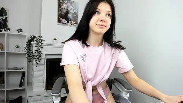 Baby Evalena online show from 09/29/25, 05:14