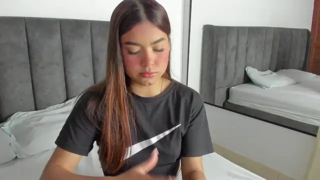 Rose Evans   online show from 02/22/25, 01:13