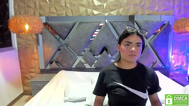 Rose Evans   online show from 11/12/25, 04:16