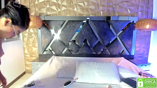 Rose Evans   online show from 11/11/25, 04:29