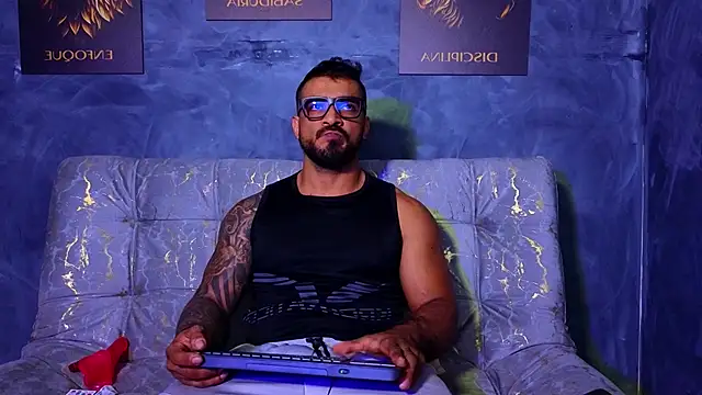 ERIC HARRISON online show from 10/04/25, 01:51