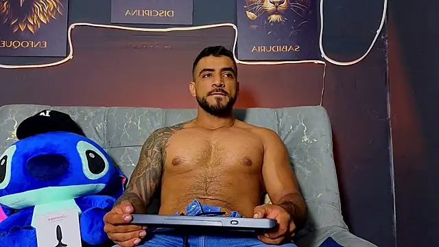 ERIC HARRISON online show from 12/01/25, 01:01