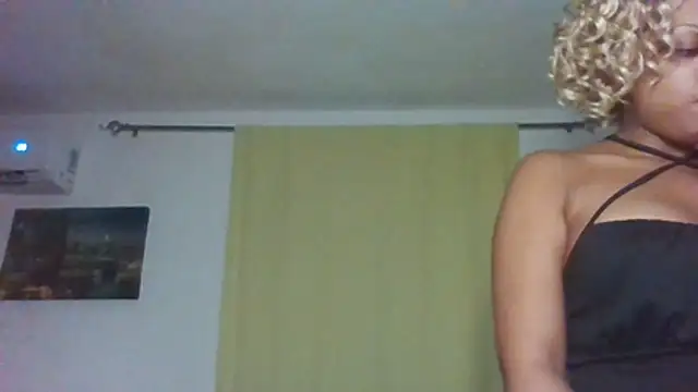 Snapshot of thekelliecapri chatting on 07/03/26, 06:31 thekelliecapri online show from 07/03/26, 06:31