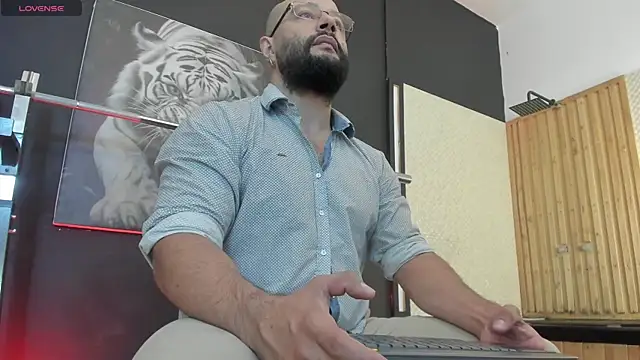 Luke  09 online show from 11/28/25, 11:10