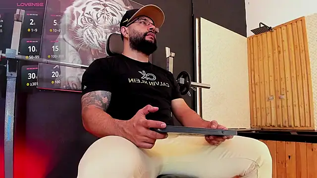 Luke  09 online show from 11/17/25, 11:25