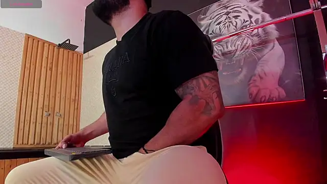 Luke  09 online show from 10/25/25, 11:31