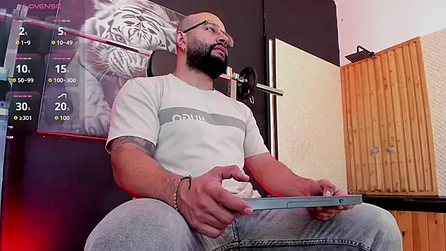 Luke  09 online show from 11/15/25, 11:25