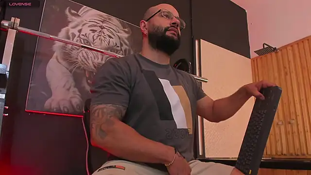 Luke  09 online show from 11/12/25, 11:25