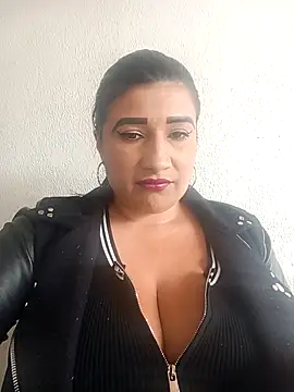 Hannahcandyy online show from 04/15/26, 06:56