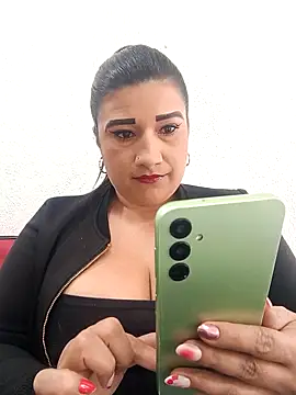 Hannahcandyy online show from 04/22/26, 04:36