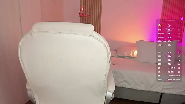 Kendall Bunnyy online show from 10/30/25, 07:55