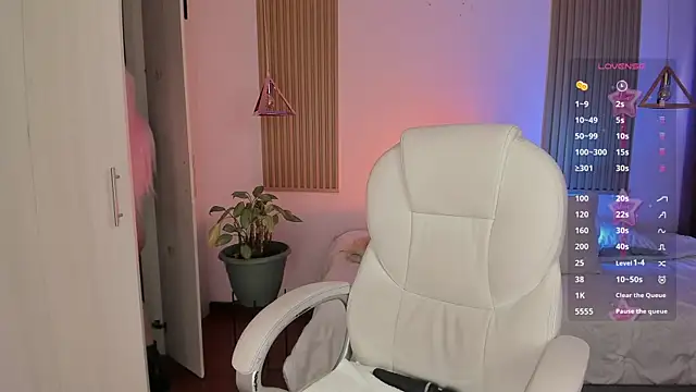 Kendall Bunnyy online show from 01/12/26, 06:36