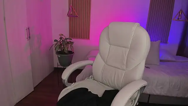 Kendall Bunnyy online show from 11/27/25, 08:42