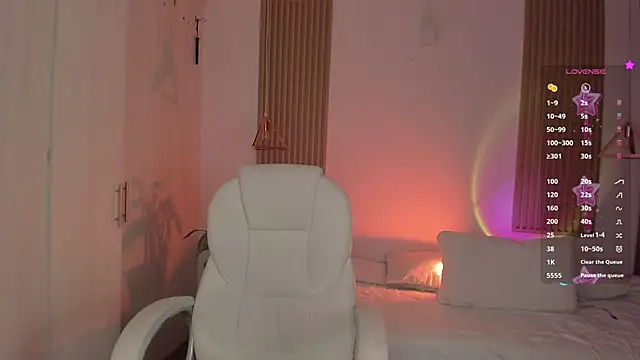 Kendall Bunnyy online show from 10/13/25, 09:16