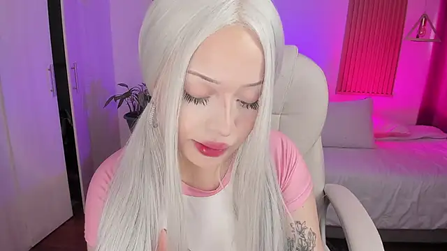 Kendall Bunnyy online show from 12/14/25, 06:57