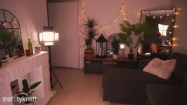 Heidi11 online show from 01/17/26, 05:05