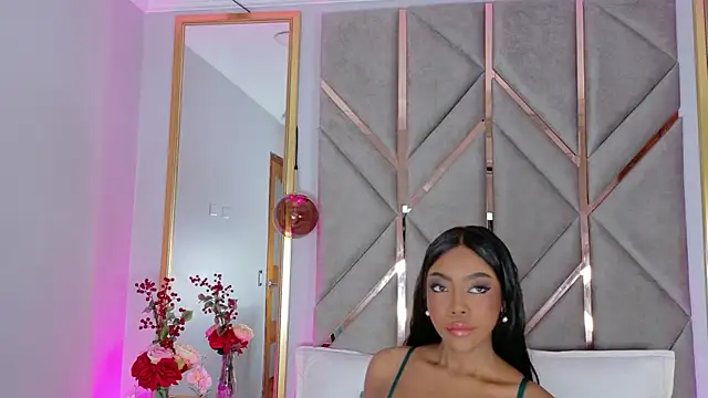 Lola King online show from 12/18/25, 01:00