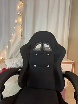 littlemelodi18 online show from 02/21/26, 12:34