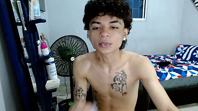 Snapshot of Lovebeng_ chatting on 01/20/25, 06:10 Lovebeng online show from 01/20/25, 06:10