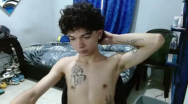 Snapshot of Lovebeng_ chatting on 02/04/25, 10:24 Lovebeng online show from 02/04/25, 10:24