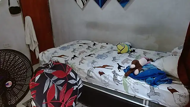 Snapshot of Lovebeng_ chatting on 11/06/25, 06:12 Lovebeng online show from 11/06/25, 06:12