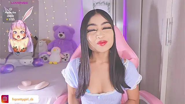 Snapshot of urfavprettygirl chatting on 11/14/25, 07:45 urfavprettygirl online show from 11/14/25, 07:45