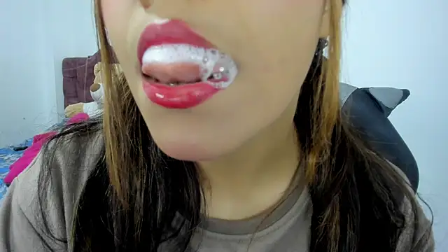 Snapshot of veky_saliva01 chatting on 02/18/25, 02:27 veky saliva01 online show from 02/18/25, 02:27