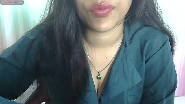 Snapshot of Preeti-Sexy chatting on 02/17/26, 08:00 Preeti-Sexy online show from 02/17/26, 08:00