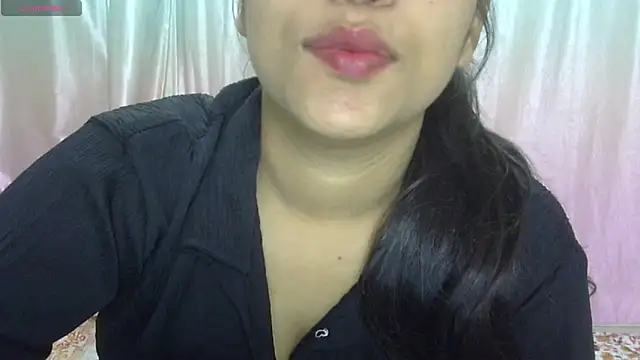 Snapshot of Preeti-Sexy chatting on 03/19/26, 06:13 Preeti-Sexy online show from 03/19/26, 06:13