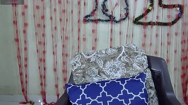 Snapshot of Preeti-Sexy chatting on 02/22/25, 05:55 Preeti-Sexy online show from 02/22/25, 05:55