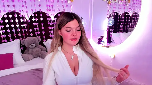 ZaraBloom online show from 02/15/26, 04:02