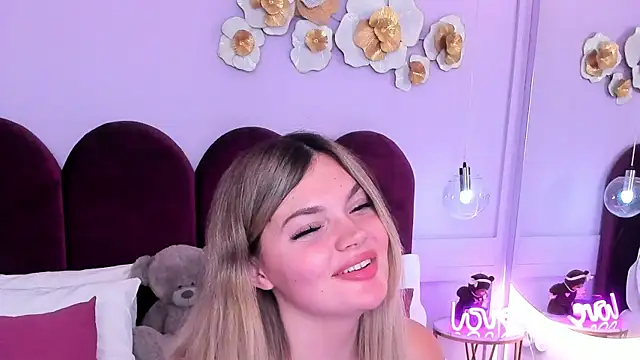 ZaraBloom online show from 12/23/25, 04:23