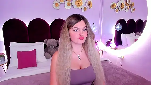 ZaraBloom online show from 02/19/26, 03:20