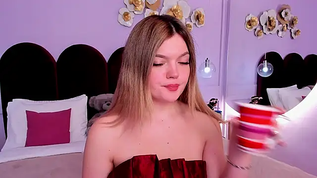 ZaraBloom online show from 03/13/25, 07:39