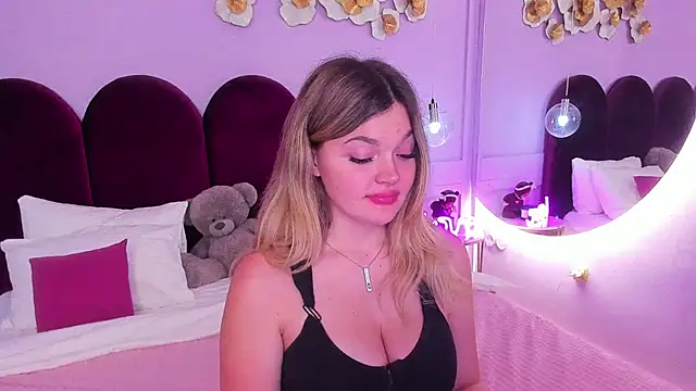 ZaraBloom online show from 02/06/26, 03:24