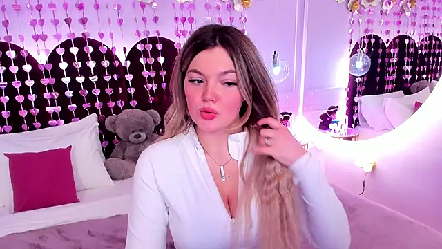 ZaraBloom online show from 02/14/26, 03:56