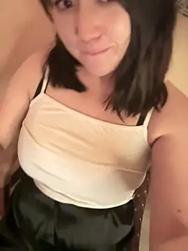 Snapshot of JoyFulLicss chatting on 01/03/25, 11:44 JoyFulLicss online show from 01/03/25, 11:44