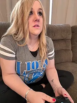 PuckBunny17 online show from 10/09/25, 09:37