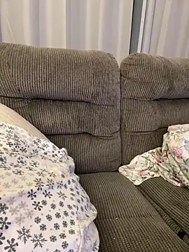 PuckBunny17 online show from 12/21/25, 02:35