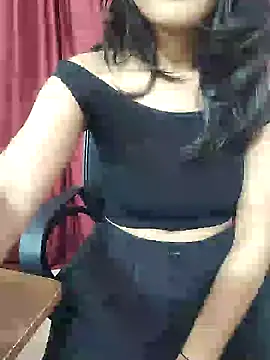 Snapshot of Sweetie_swali chatting on 01/13/25, 11:27 Sweetie swali online show from 01/13/25, 11:27