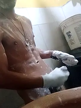 Snapshot of DecisivePimiento chatting on 11/19/25, 10:21 DecisivePimiento online show from 11/19/25, 10:21