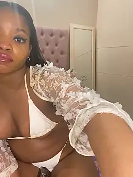 Snapshot of ItsLeyaa chatting on 01/30/25, 02:49 ItsLeyaa online show from 01/30/25, 02:49