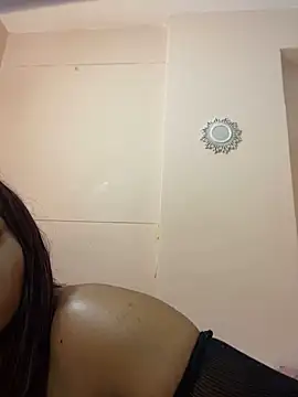 Snapshot of ItsLeyaa chatting on 03/06/25, 04:08 ItsLeyaa online show from 03/06/25, 04:08