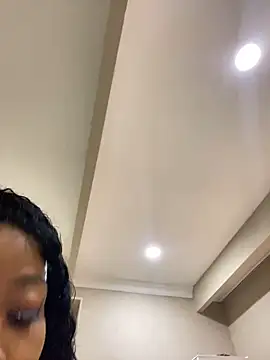 Snapshot of ItsLeyaa chatting on 01/23/25, 01:30 ItsLeyaa online show from 01/23/25, 01:30