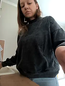 AliceBrayan online show from 09/15/25, 05:08