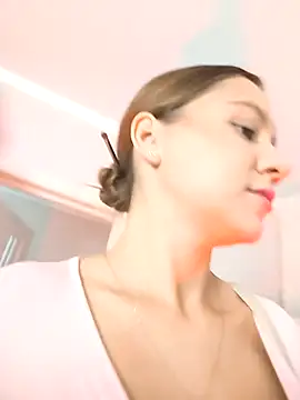 AliceBrayan online show from 10/06/25, 05:08