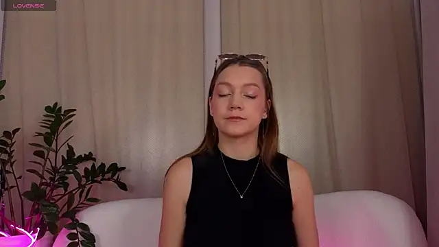 AliceBrayan online show from 03/17/25, 05:12