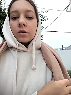 AliceBrayan online show from 10/12/25, 05:09